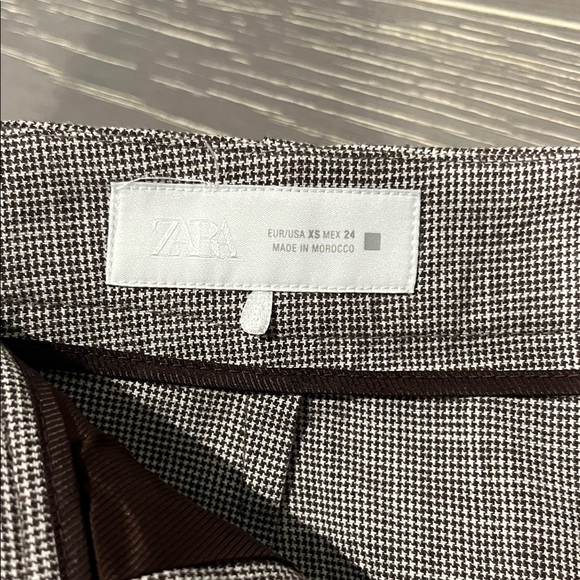 Zara Men's Flat Front Gray Shorts - Picture 2 of 4